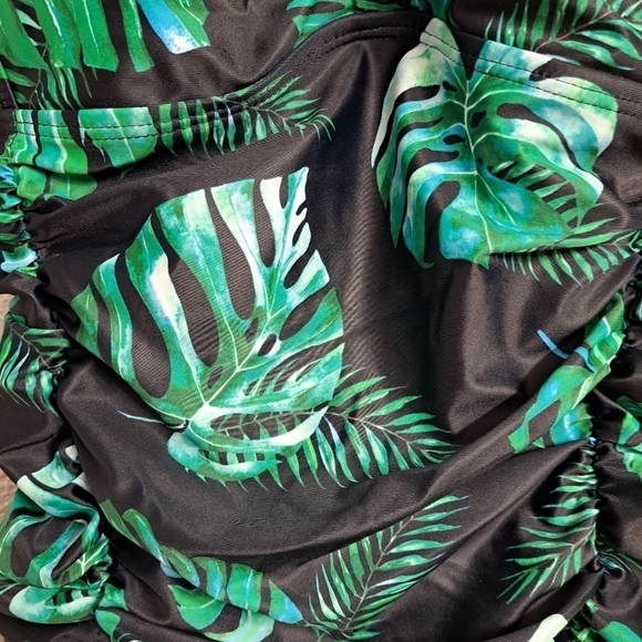 NWT DACI One Piece Swimsuit  Size XL - Picture 2 of 5